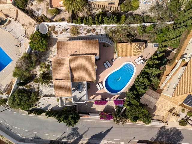 3 bedroom Villa for sale in El Campello with pool garage - € 729,000 (Ref: 9435959)