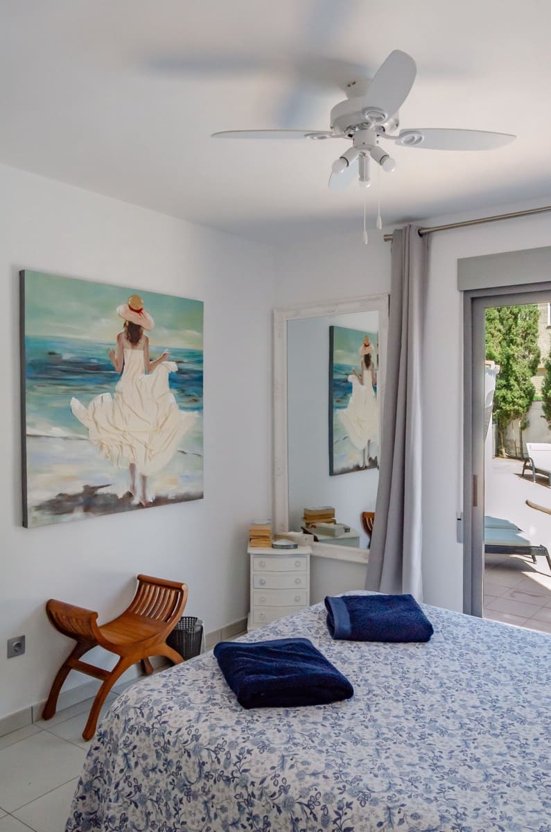 3 bedroom Villa for sale in El Campello with pool garage - € 729,000 (Ref: 9435959)