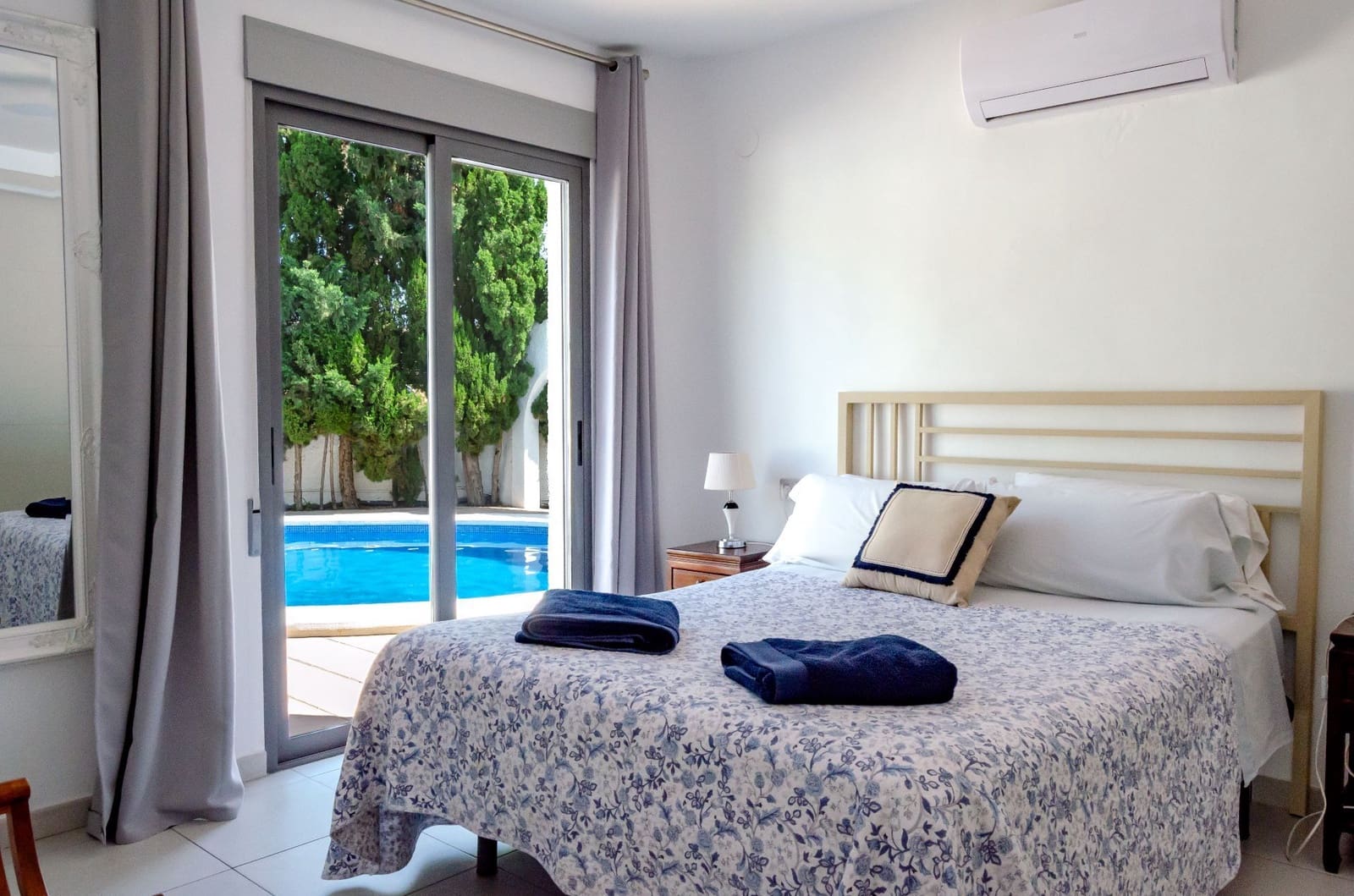 3 bedroom Villa for sale in El Campello with pool garage - € 729,000 (Ref: 9435959)