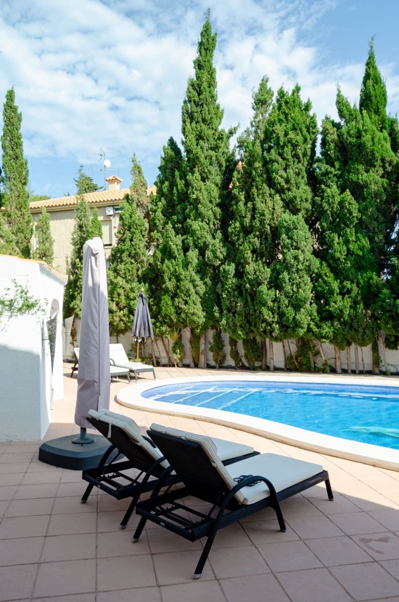 3 bedroom Villa for sale in El Campello with pool garage - € 729,000 (Ref: 9435959)