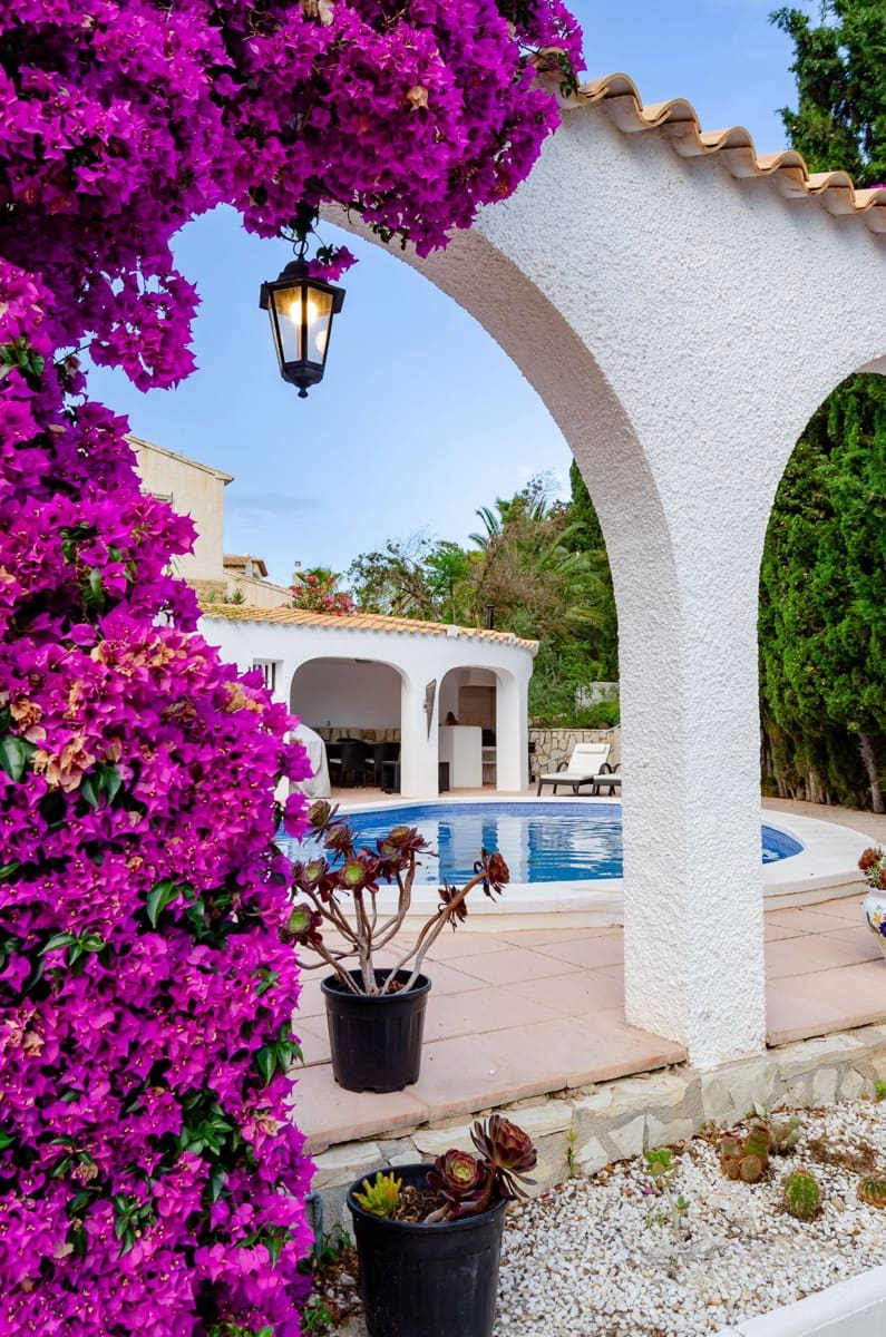 3 bedroom Villa for sale in El Campello with pool garage - € 729,000 (Ref: 9435959)