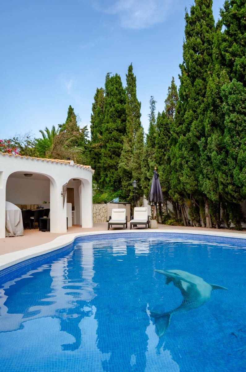 3 bedroom Villa for sale in El Campello with pool garage - € 729,000 (Ref: 9435959)