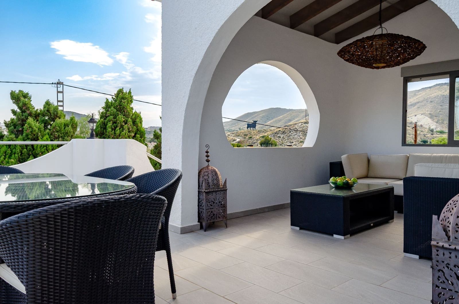 3 bedroom Villa for sale in El Campello with pool garage - € 729,000 (Ref: 9435959)