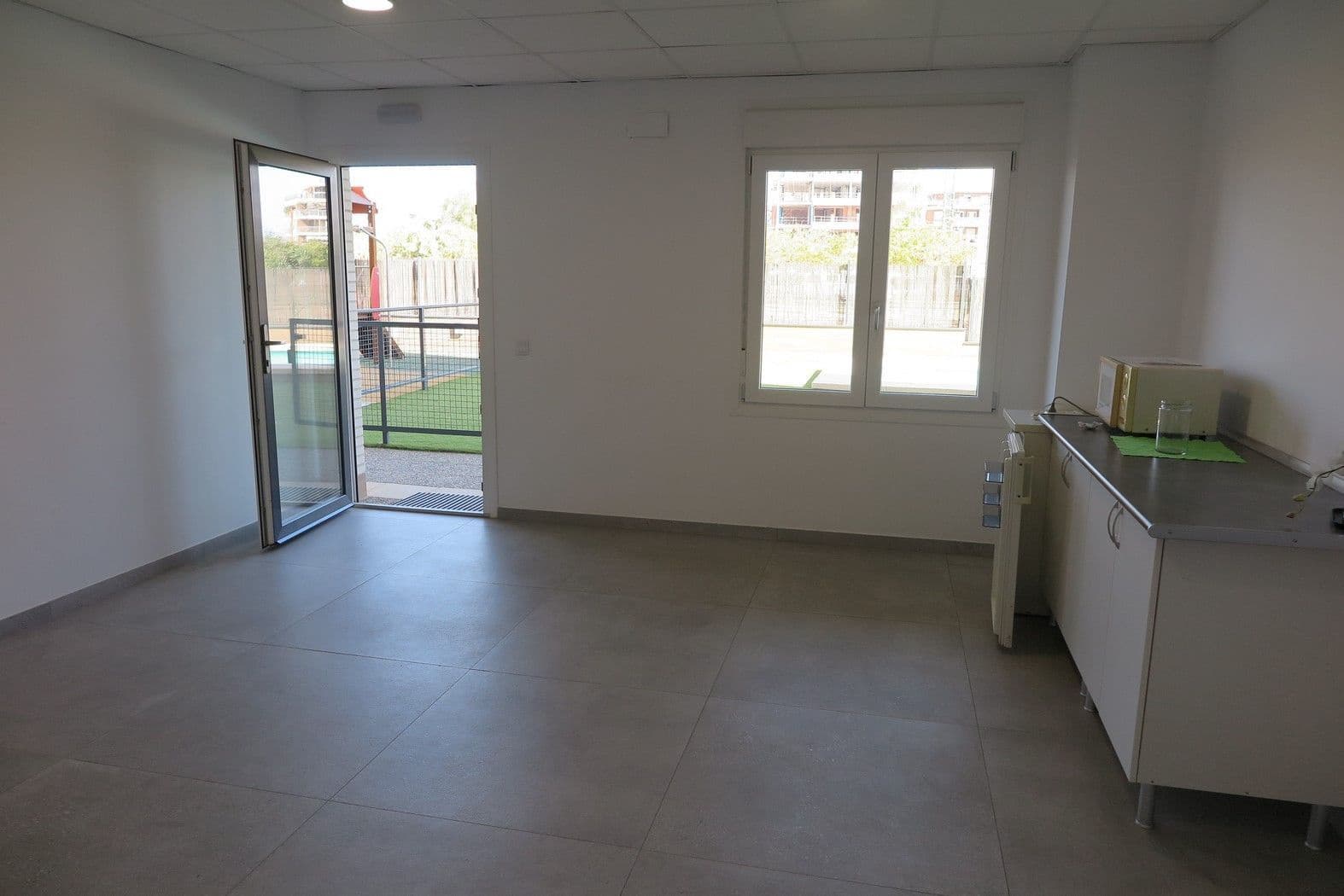 3 bedroom Apartment for sale in El Campello with pool garage - € 459,000 (Ref: 9435960)