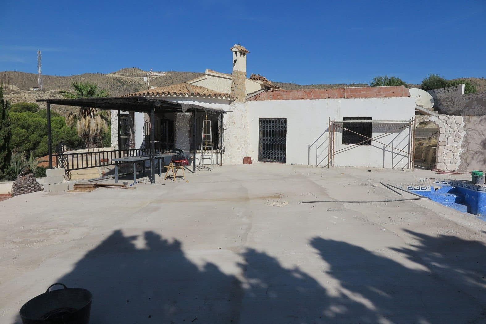 4 bedroom Villa for sale in El Campello with pool - € 880,000 (Ref: 9435963)