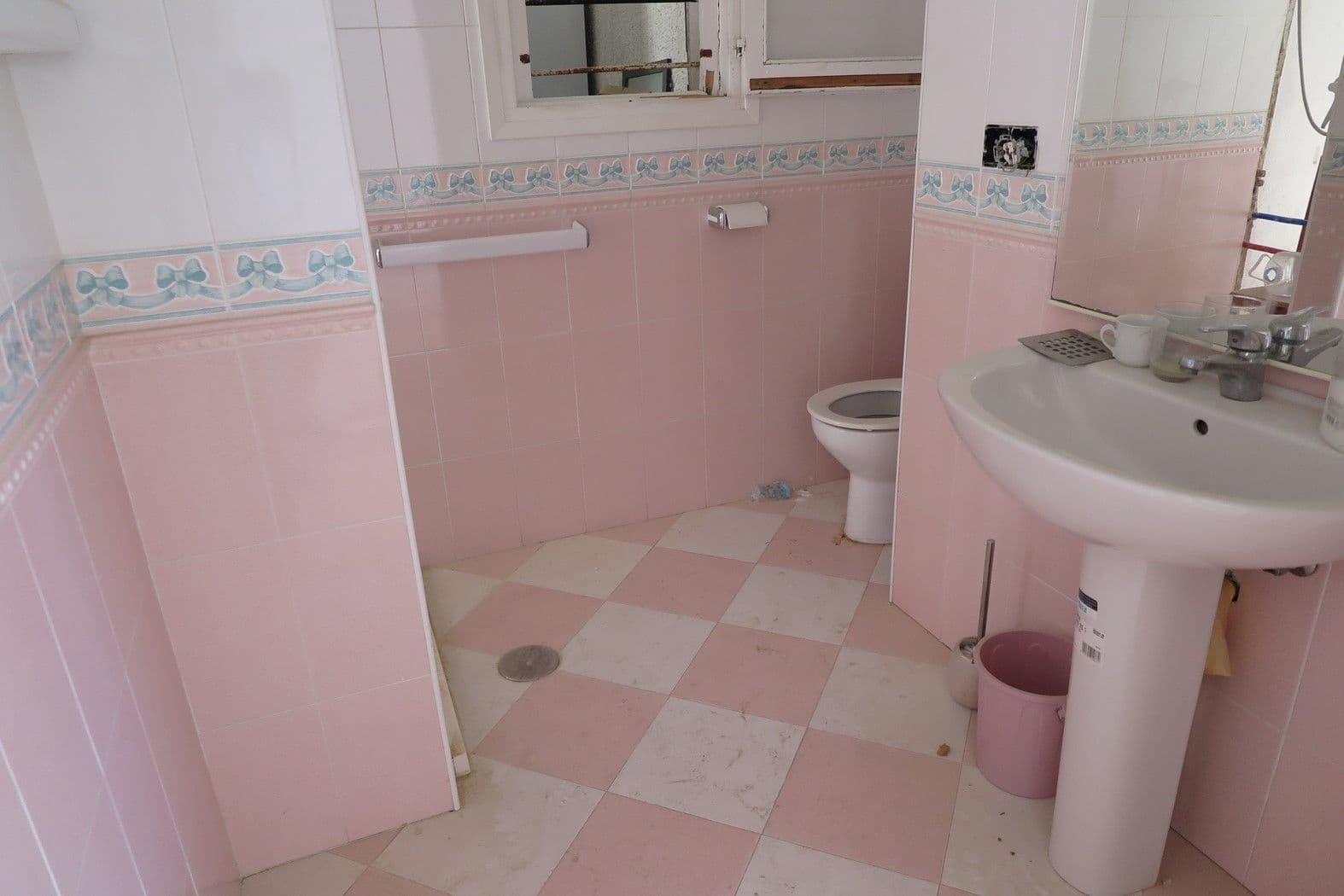 4 bedroom Villa for sale in El Campello with pool - € 880,000 (Ref: 9435963)