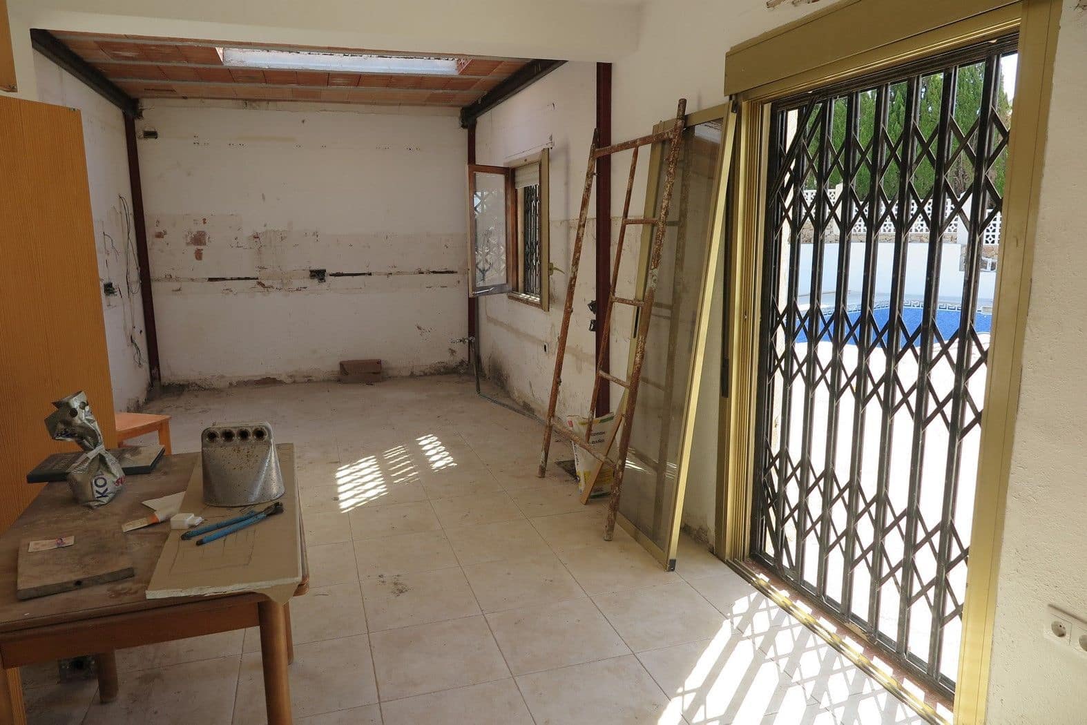 4 bedroom Villa for sale in El Campello with pool - € 880,000 (Ref: 9435963)