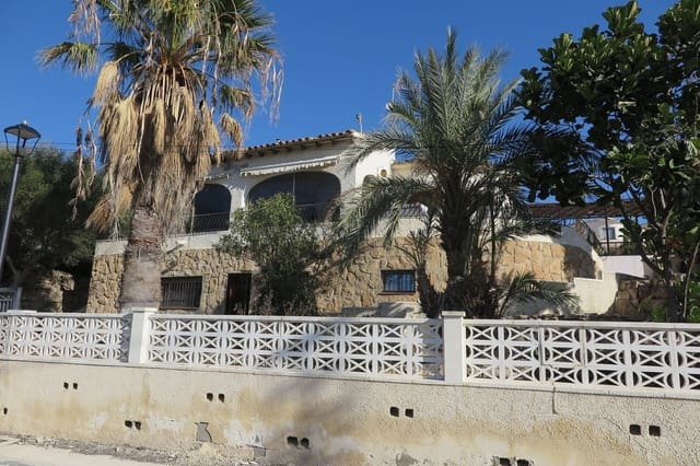 4 bedroom Villa for sale in El Campello with pool - € 880,000 (Ref: 9435963)