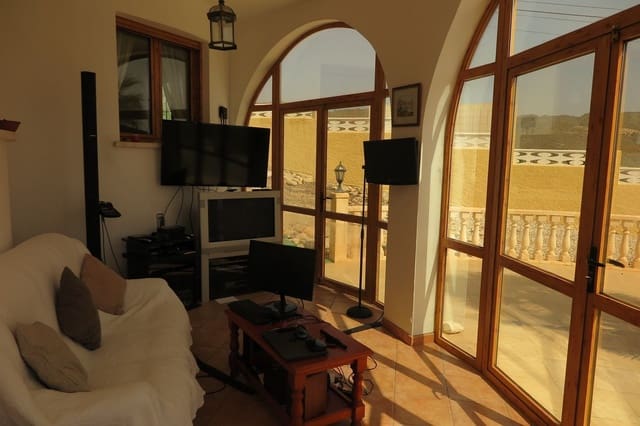 4 bedroom Villa for sale in El Campello with pool garage - € 650,000 (Ref: 9435964)