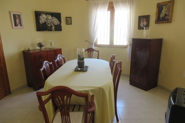 4 bedroom Villa for sale in El Campello with pool garage - € 650,000 (Ref: 9435964)