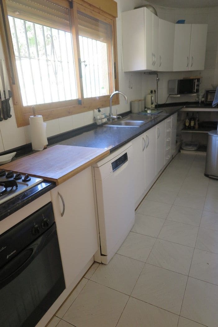 4 bedroom Villa for sale in El Campello with pool garage - € 650,000 (Ref: 9435964)