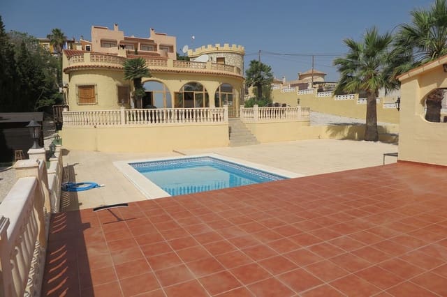 4 bedroom Villa for sale in El Campello with pool garage - € 650,000 (Ref: 9435964)