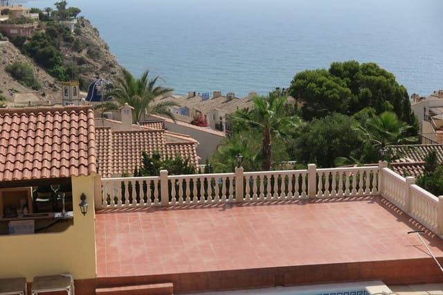 4 bedroom Villa for sale in El Campello with pool garage - € 650,000 (Ref: 9435964)