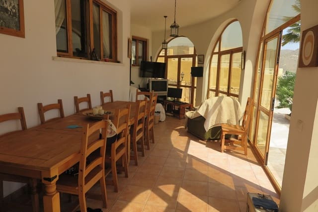 4 bedroom Villa for sale in El Campello with pool garage - € 650,000 (Ref: 9435964)