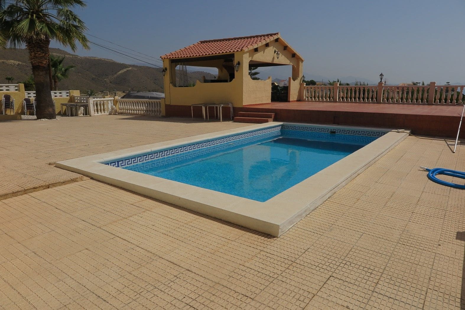 4 bedroom Villa for sale in El Campello with pool garage - € 650,000 (Ref: 9435964)