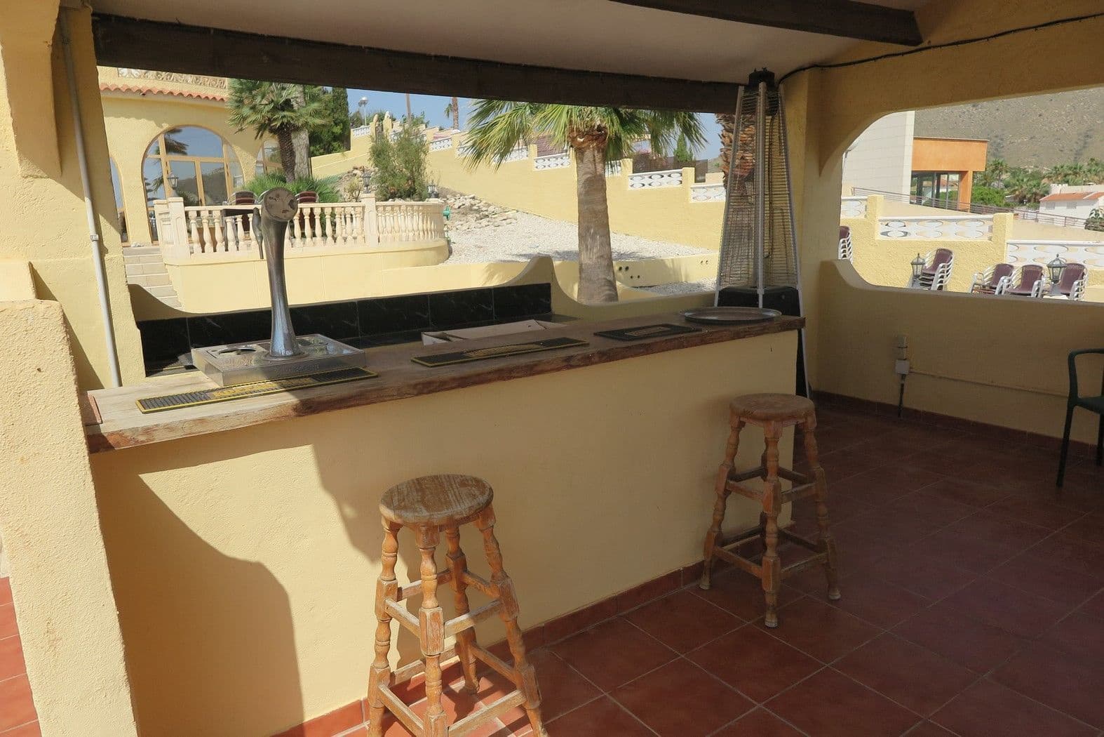 4 bedroom Villa for sale in El Campello with pool garage - € 650,000 (Ref: 9435964)