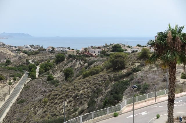 Apartamento de 3 habitaciones en Cala d'Or, El Campello en venta con piscina garaje - 260.000 € (Ref: 9435965)