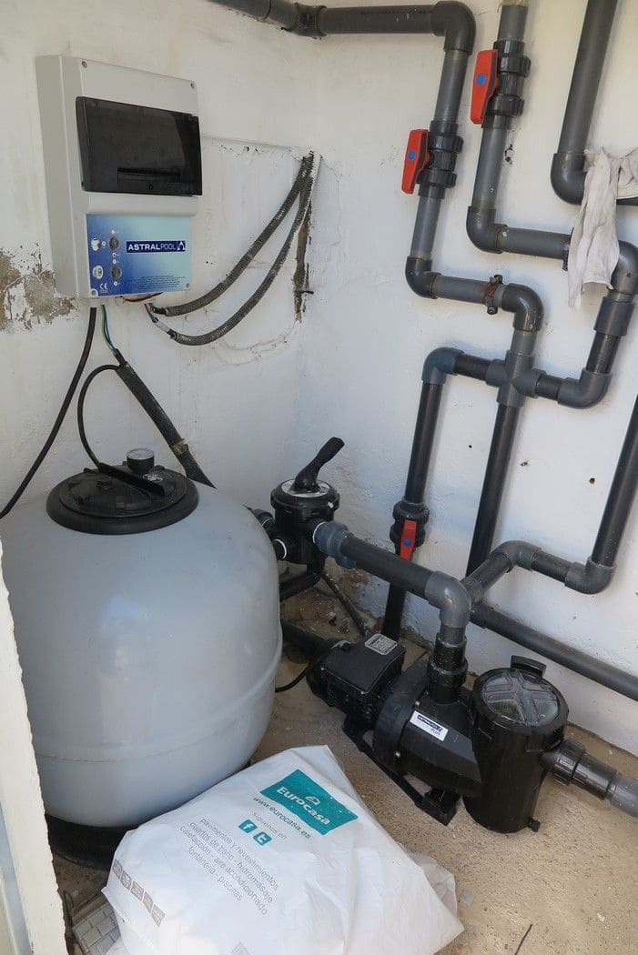 4 bedroom Villa for sale in El Campello with pool garage - € 849,000 (Ref: 9439577)