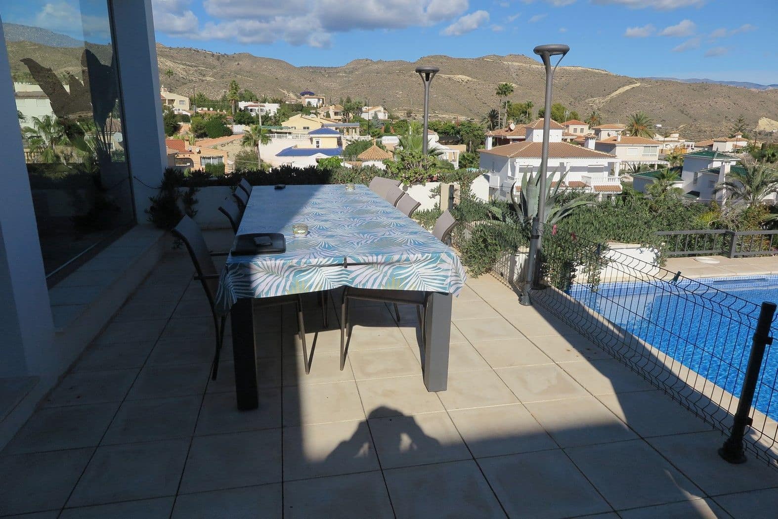 4 bedroom Villa for sale in El Campello with pool garage - € 849,000 (Ref: 9439577)