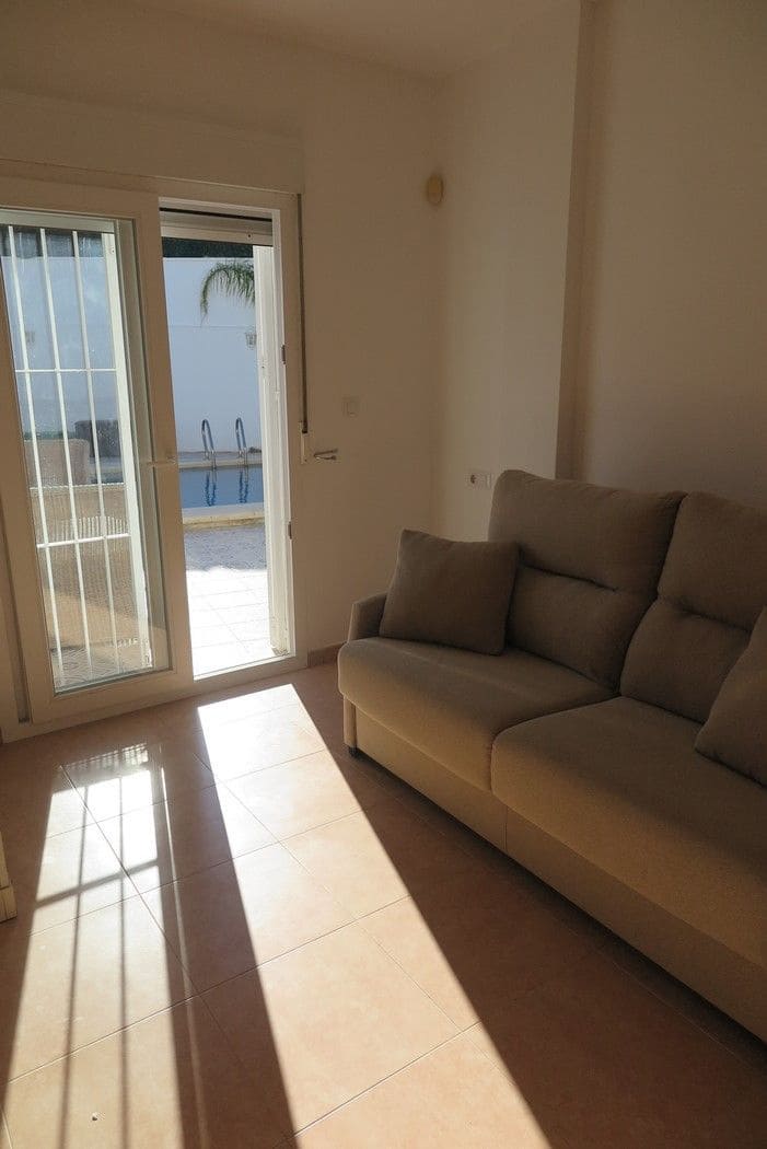 3 bedroom Villa for sale in El Campello with pool - € 499,000 (Ref: 9488217)