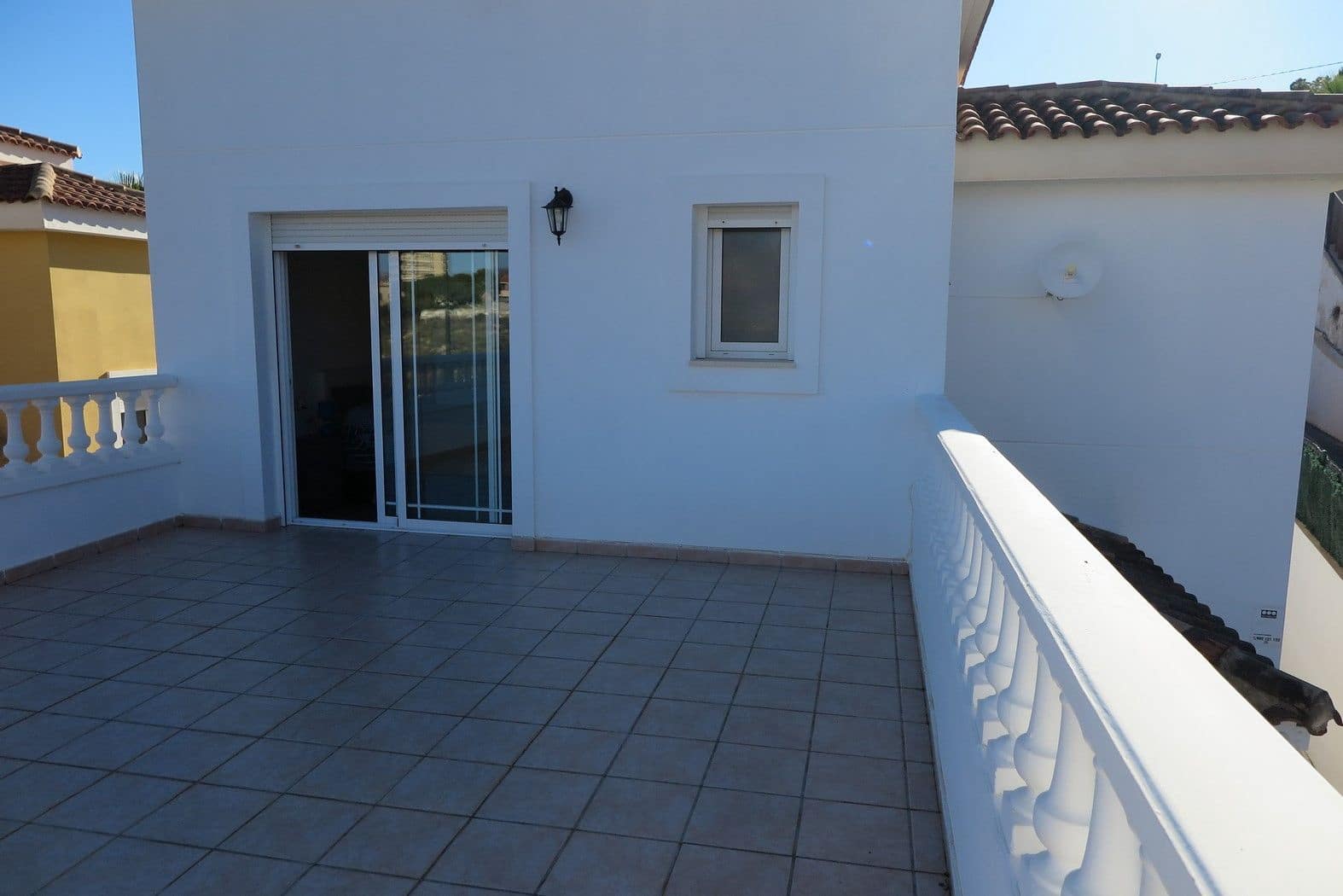 3 bedroom Villa for sale in El Campello with pool - € 499,000 (Ref: 9488217)