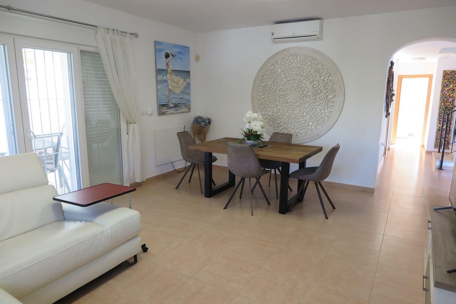 3 bedroom Villa for sale in El Campello with pool - € 499,000 (Ref: 9488217)