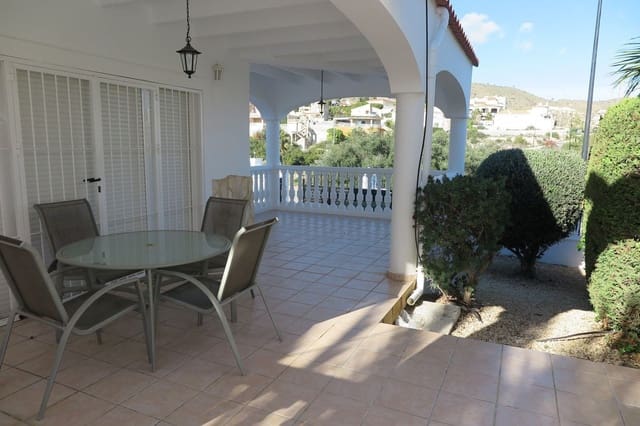 3 bedroom Villa for sale in El Campello with pool - € 499,000 (Ref: 9488217)