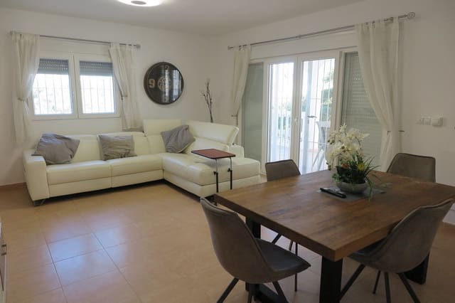 3 bedroom Villa for sale in El Campello with pool - € 499,000 (Ref: 9488217)