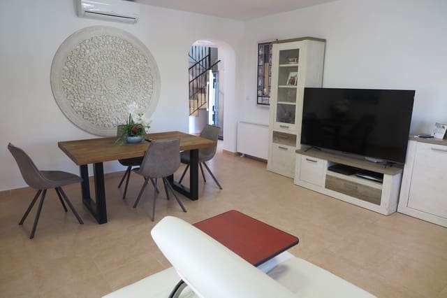 3 bedroom Villa for sale in El Campello with pool - € 499,000 (Ref: 9488217)