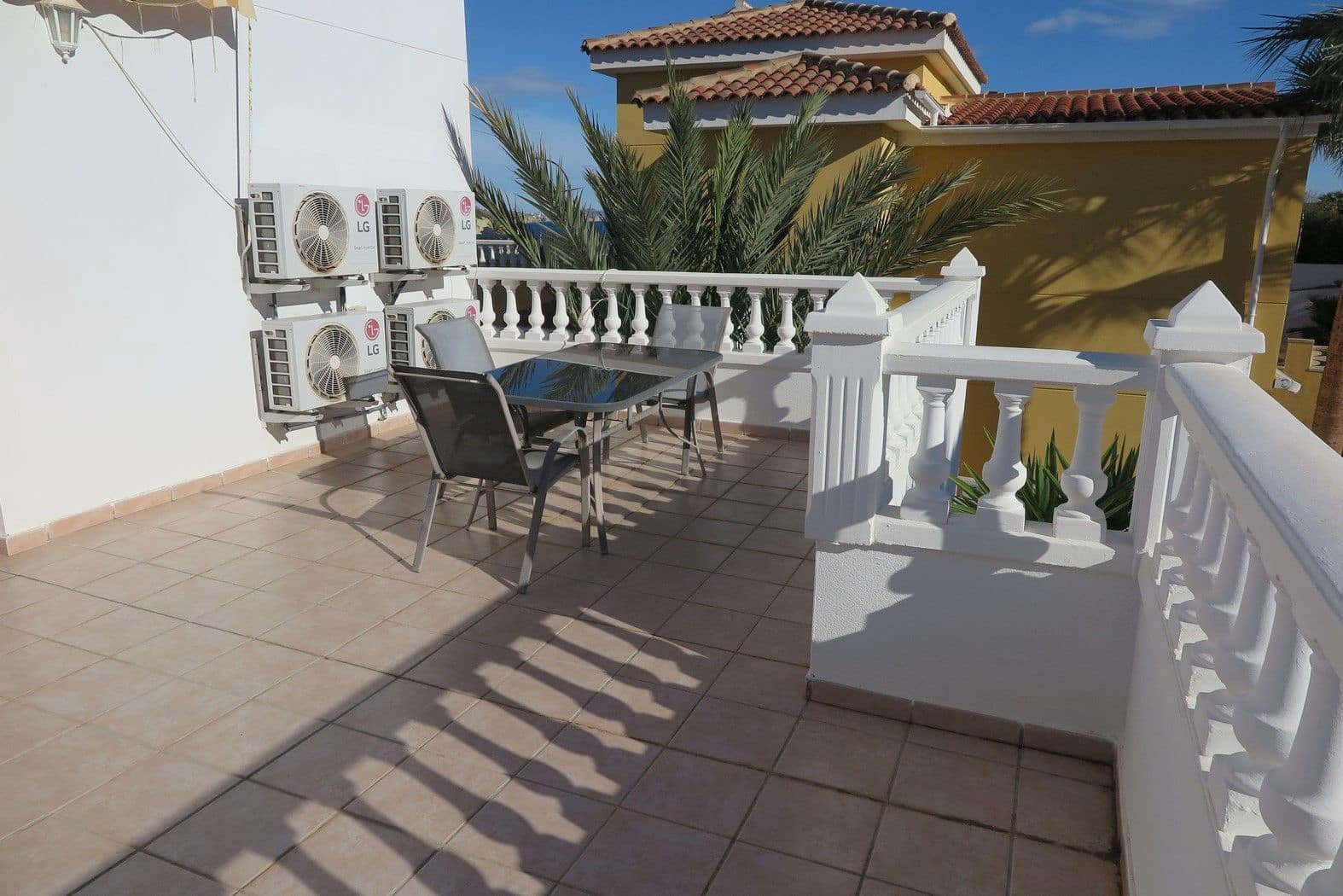 3 bedroom Villa for sale in El Campello with pool - € 499,000 (Ref: 9488217)
