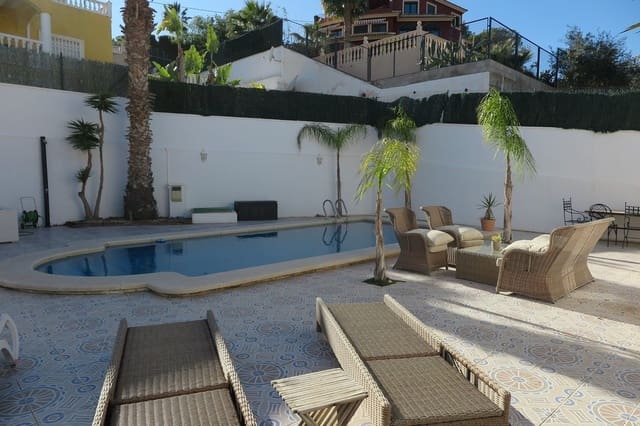 3 bedroom Villa for sale in El Campello with pool - € 499,000 (Ref: 9488217)