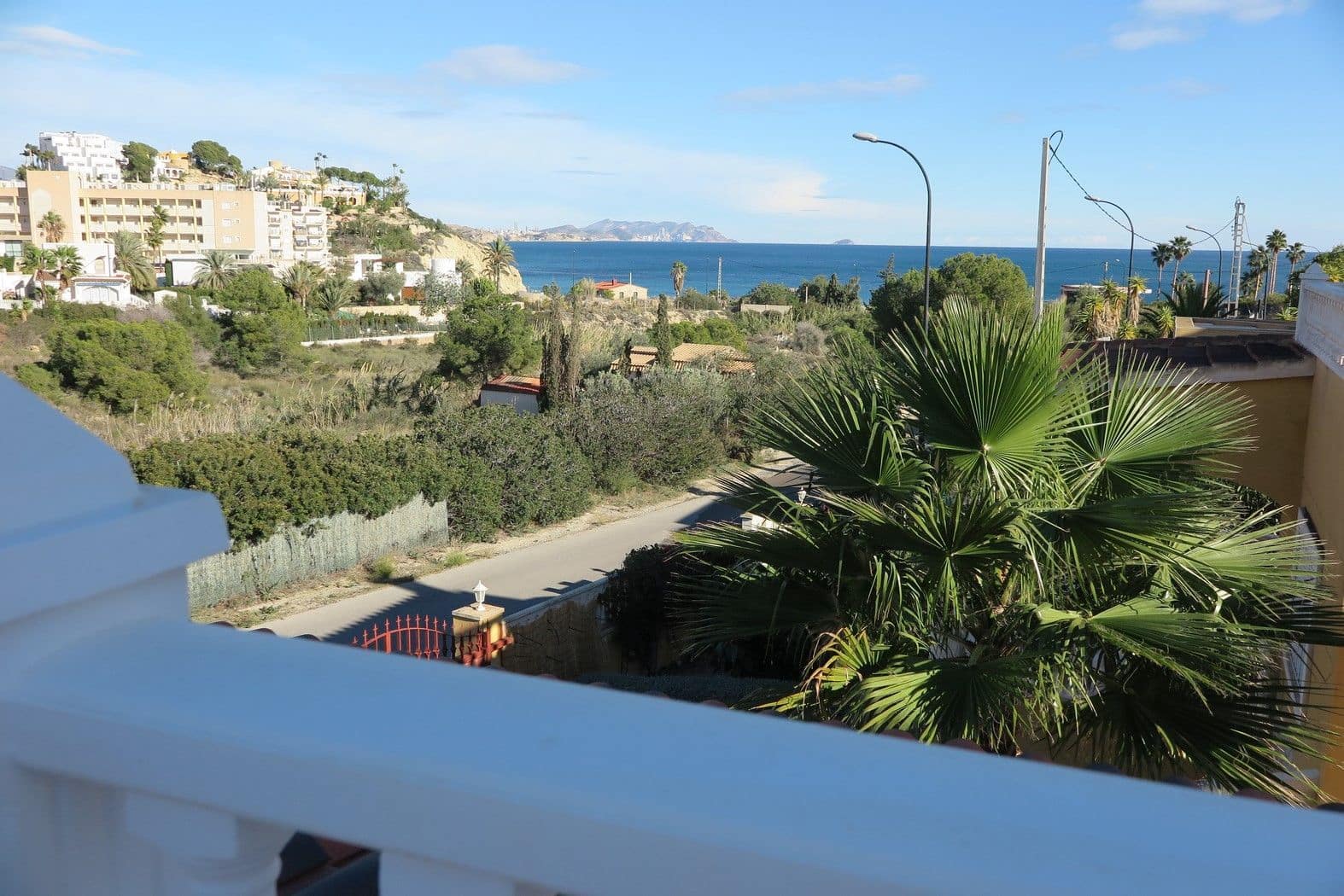 3 bedroom Villa for sale in El Campello with pool - € 499,000 (Ref: 9488217)