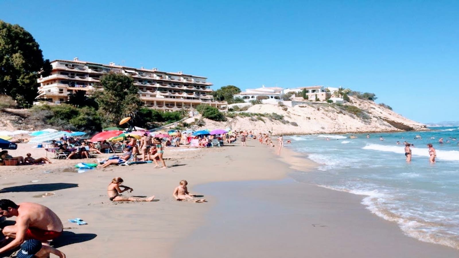 3 bedroom Villa for sale in El Campello with pool - € 499,000 (Ref: 9488217)