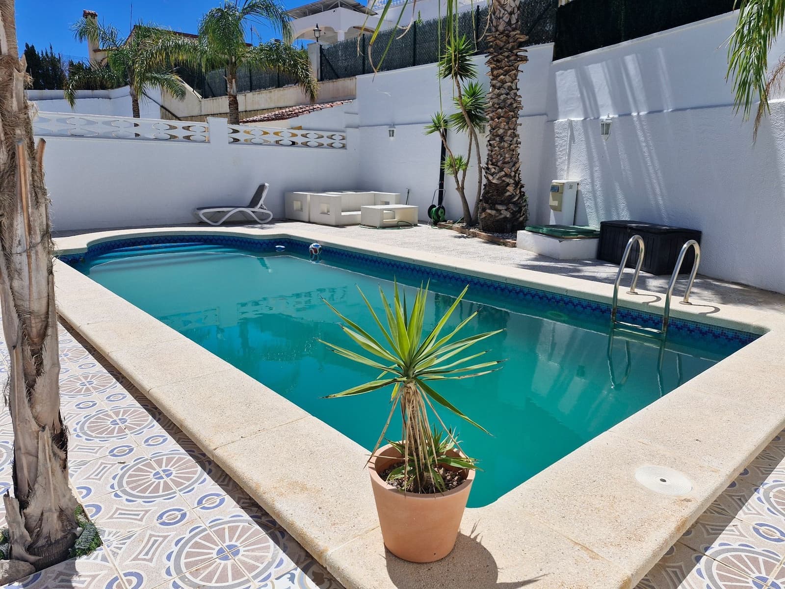 3 soveværelse Villa til salg i El Campello med swimmingpool - € 420.000 (Ref: 9488217)