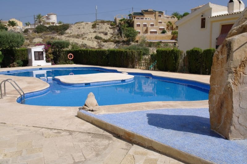 2 slaapkamer Bungalow te koop in El Campello met zwembad - € 309.000 (Ref: 9777728)