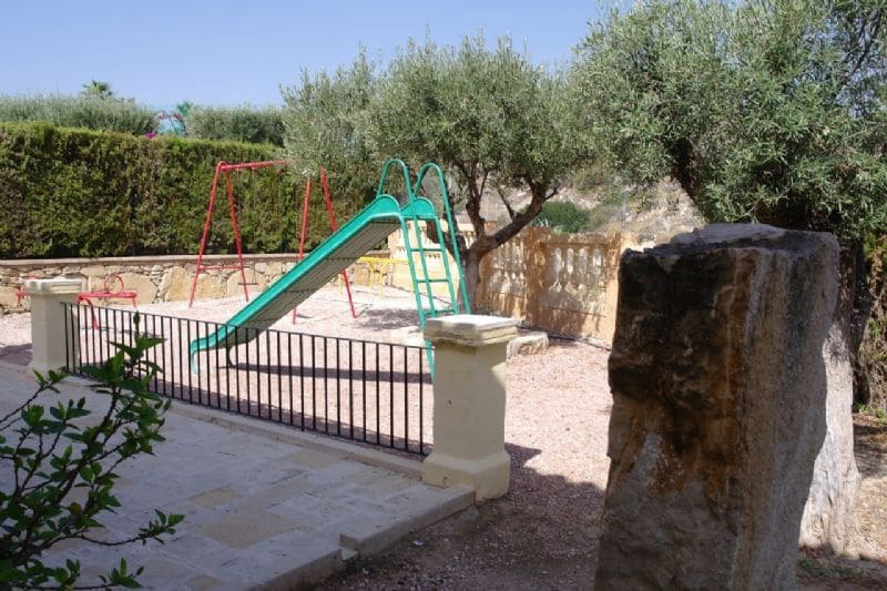 2 slaapkamer Bungalow te koop in El Campello met zwembad - € 309.000 (Ref: 9777728)