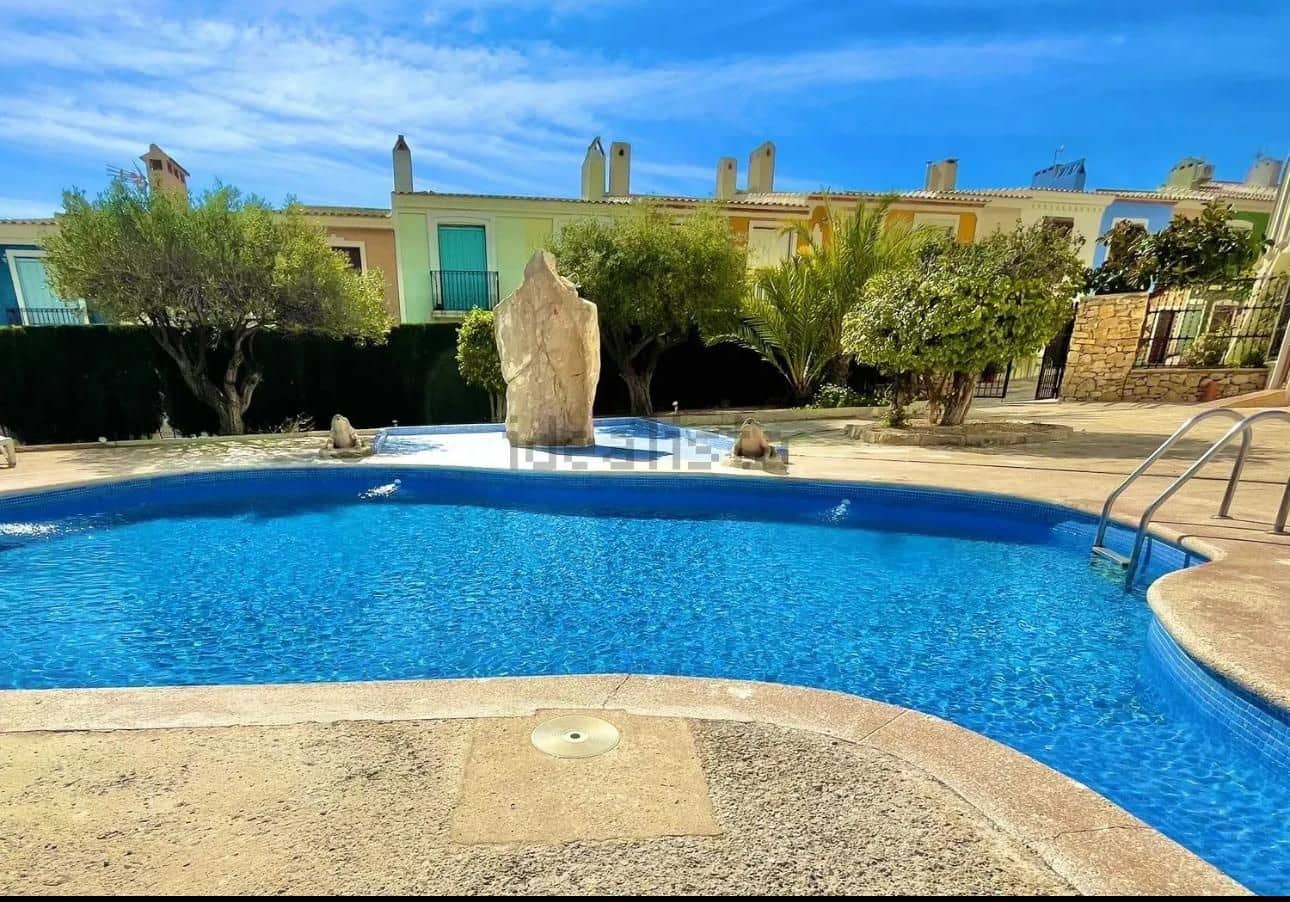 2 bedroom Bungalow for sale in El Campello with pool - € 309,000 (Ref: 9777728)