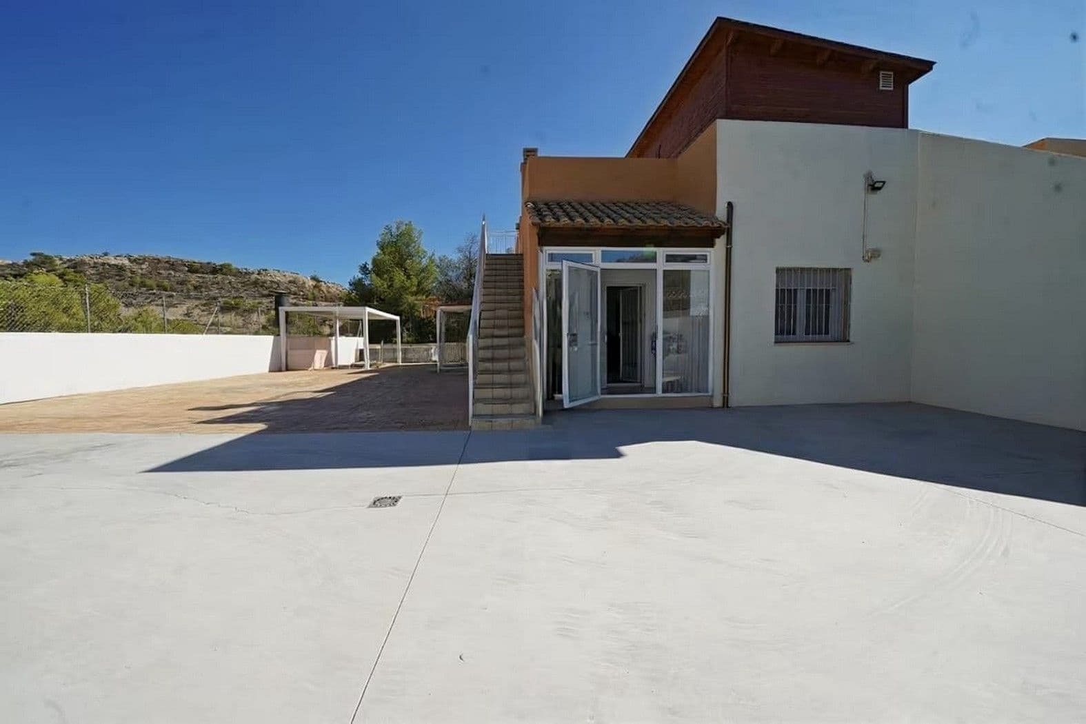3 soveværelse Semi-Rækkehus til salg i El Campello med swimmingpool garage - € 449.000 (Ref: 9884188)