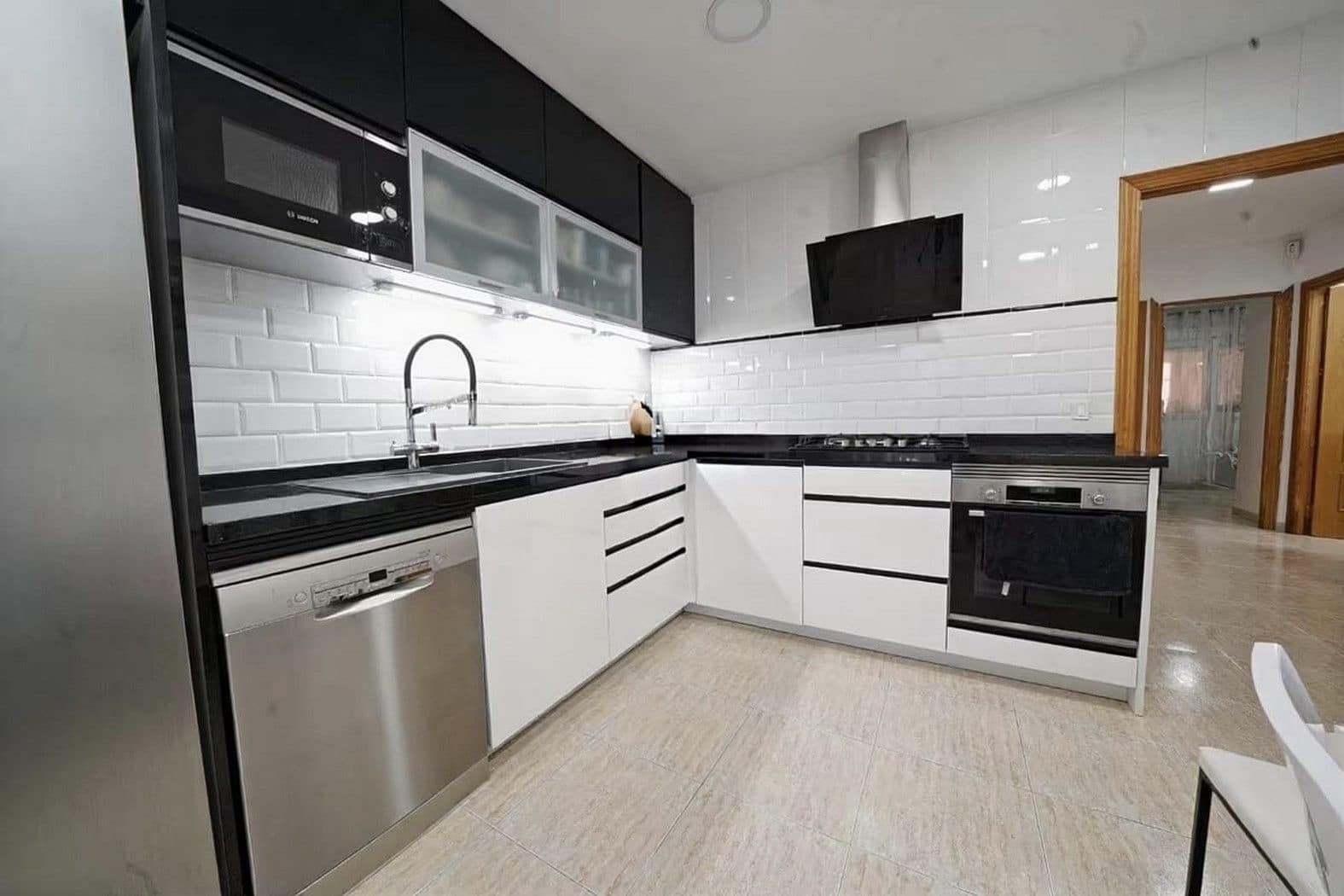 3 soveværelse Semi-Rækkehus til salg i El Campello med swimmingpool garage - € 449.000 (Ref: 9884188)