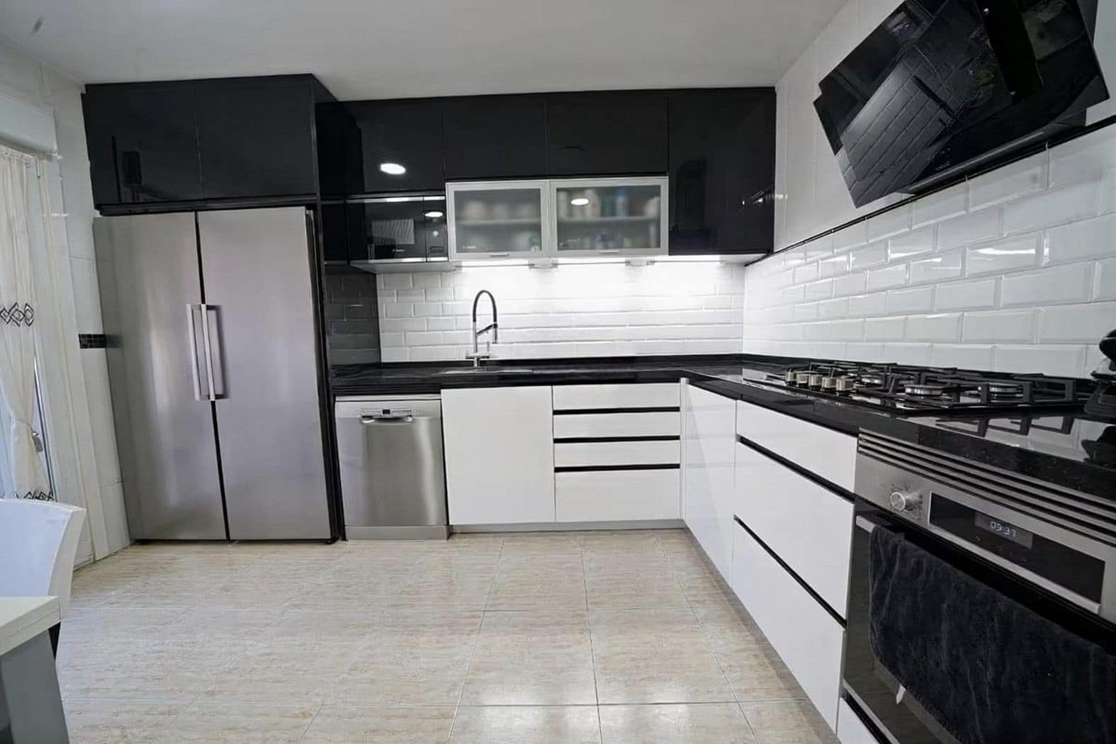 3 soveværelse Semi-Rækkehus til salg i El Campello med swimmingpool garage - € 449.000 (Ref: 9884188)