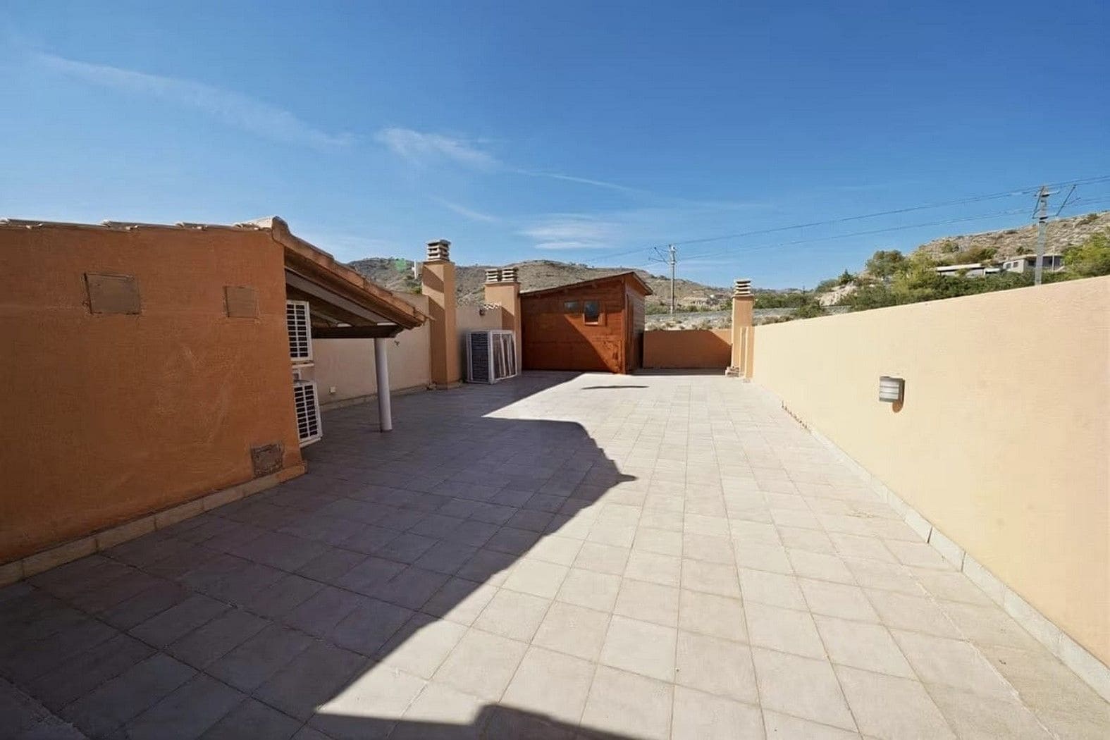 3 soveværelse Semi-Rækkehus til salg i El Campello med swimmingpool garage - € 449.000 (Ref: 9884188)