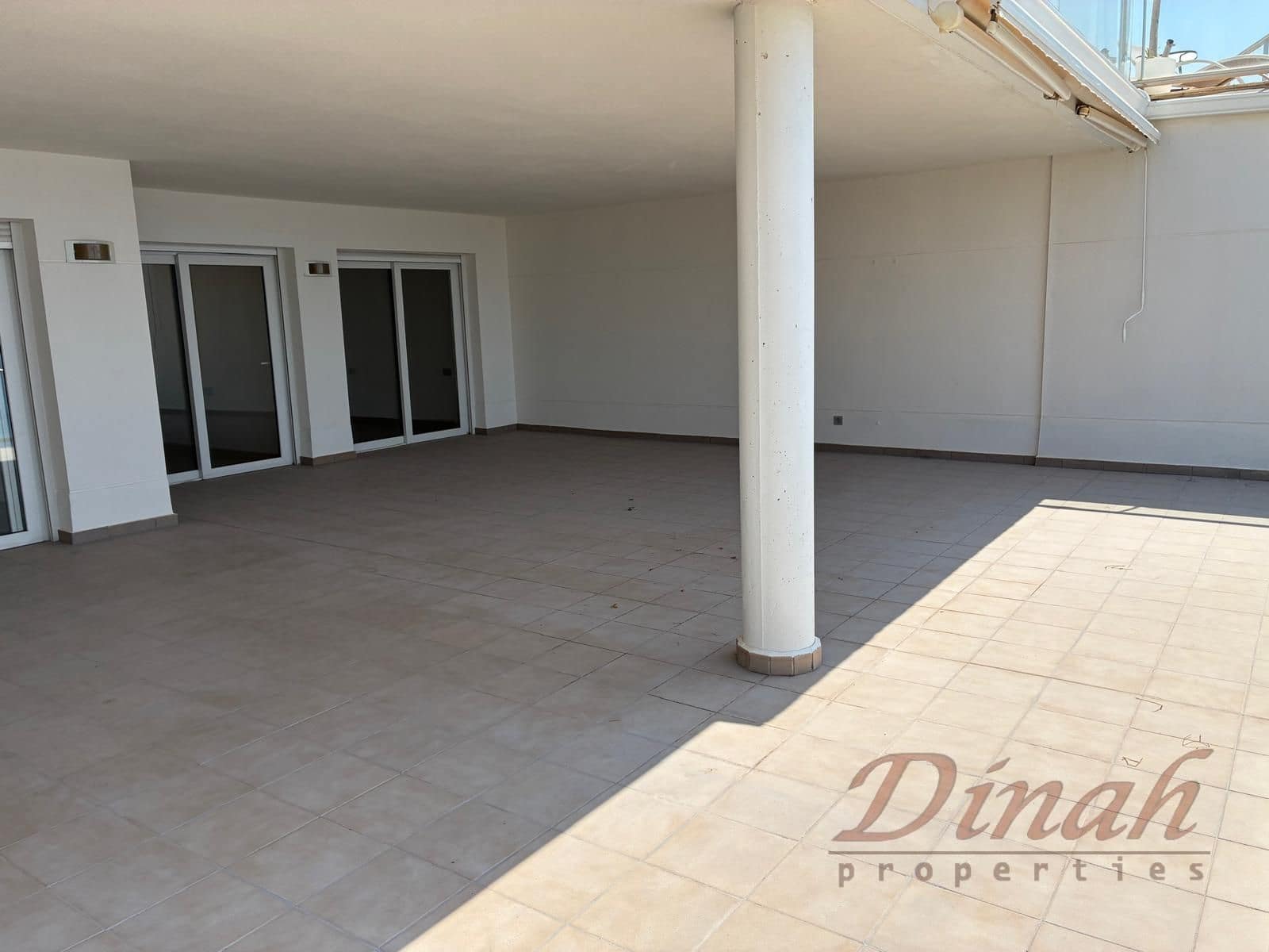 2 bedroom Apartment for rent in Altea with pool garage - € 1,600 (Ref: 10010235)