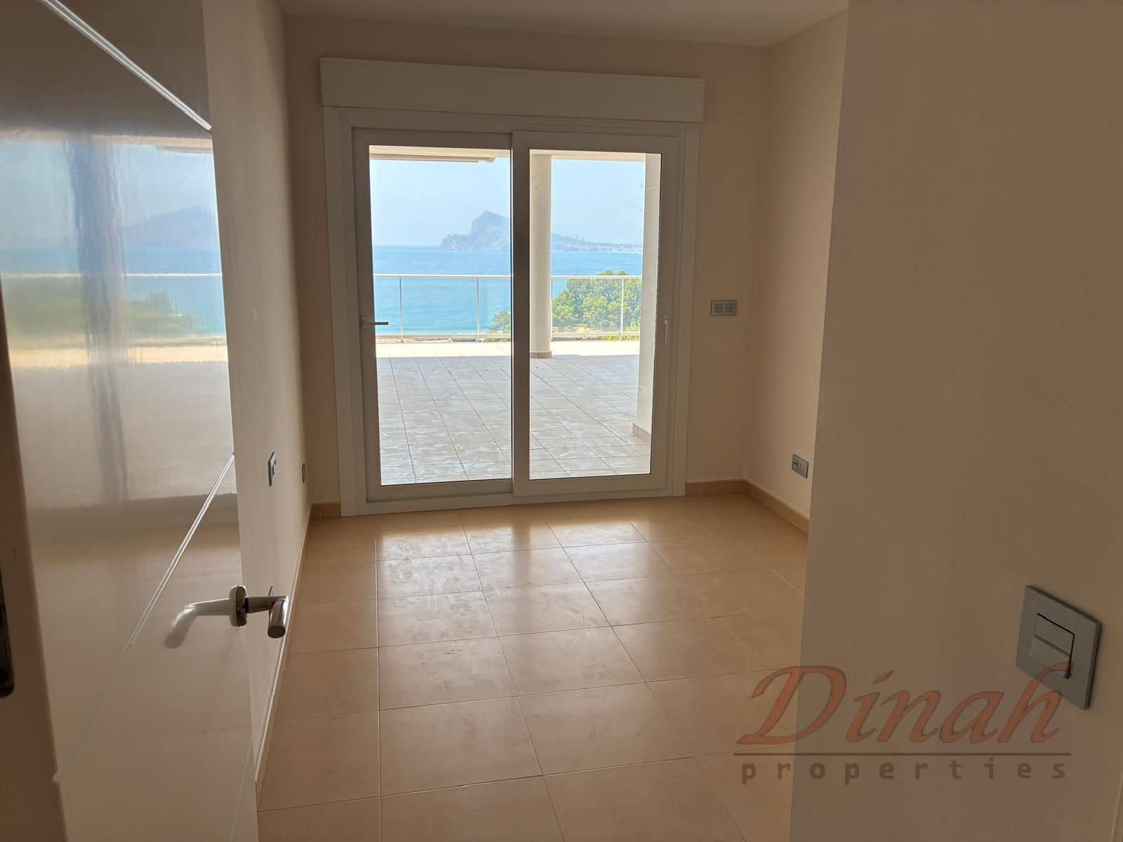 2 bedroom Apartment for rent in Altea with pool garage - € 1,600 (Ref: 10010235)