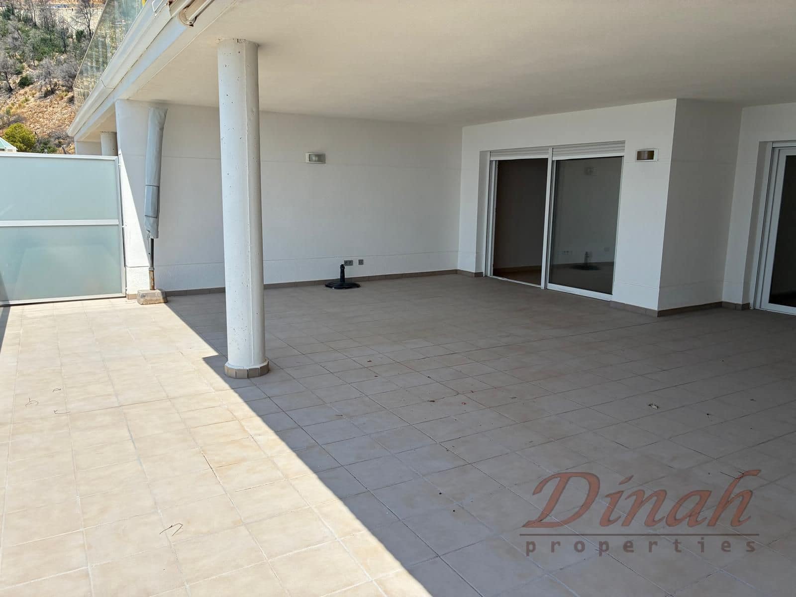 2 bedroom Apartment for rent in Altea with pool garage - € 1,600 (Ref: 10010235)