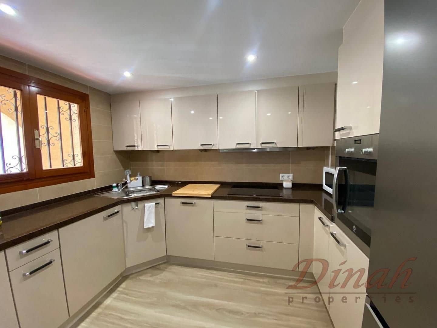 3 Zimmer Apartment zu vermieten in Altea mit Pool Garage - 1.300 € (Ref: 10036319)