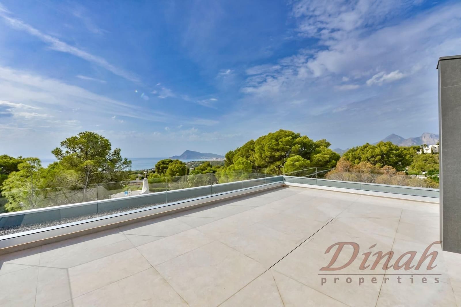 4 bedroom Villa for sale in Altea with pool garage - € 2,345,000 (Ref: 10160905)