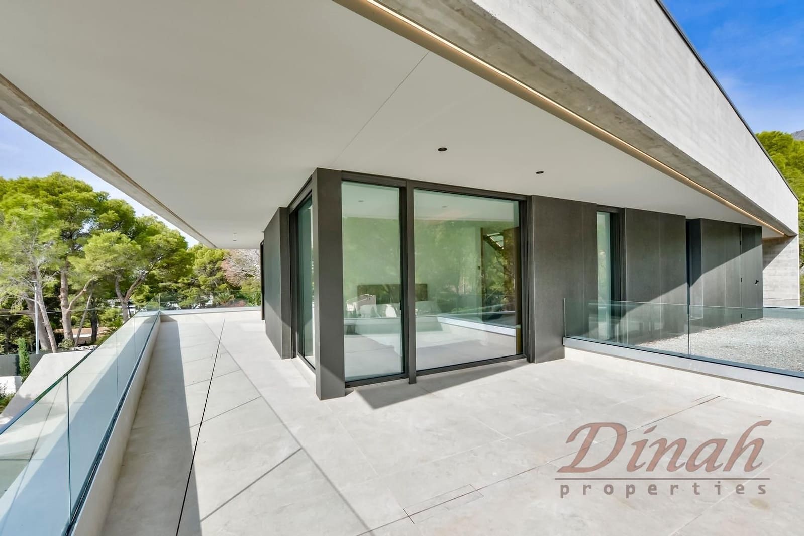 4 bedroom Villa for sale in Altea with pool garage - € 2,345,000 (Ref: 10160905)