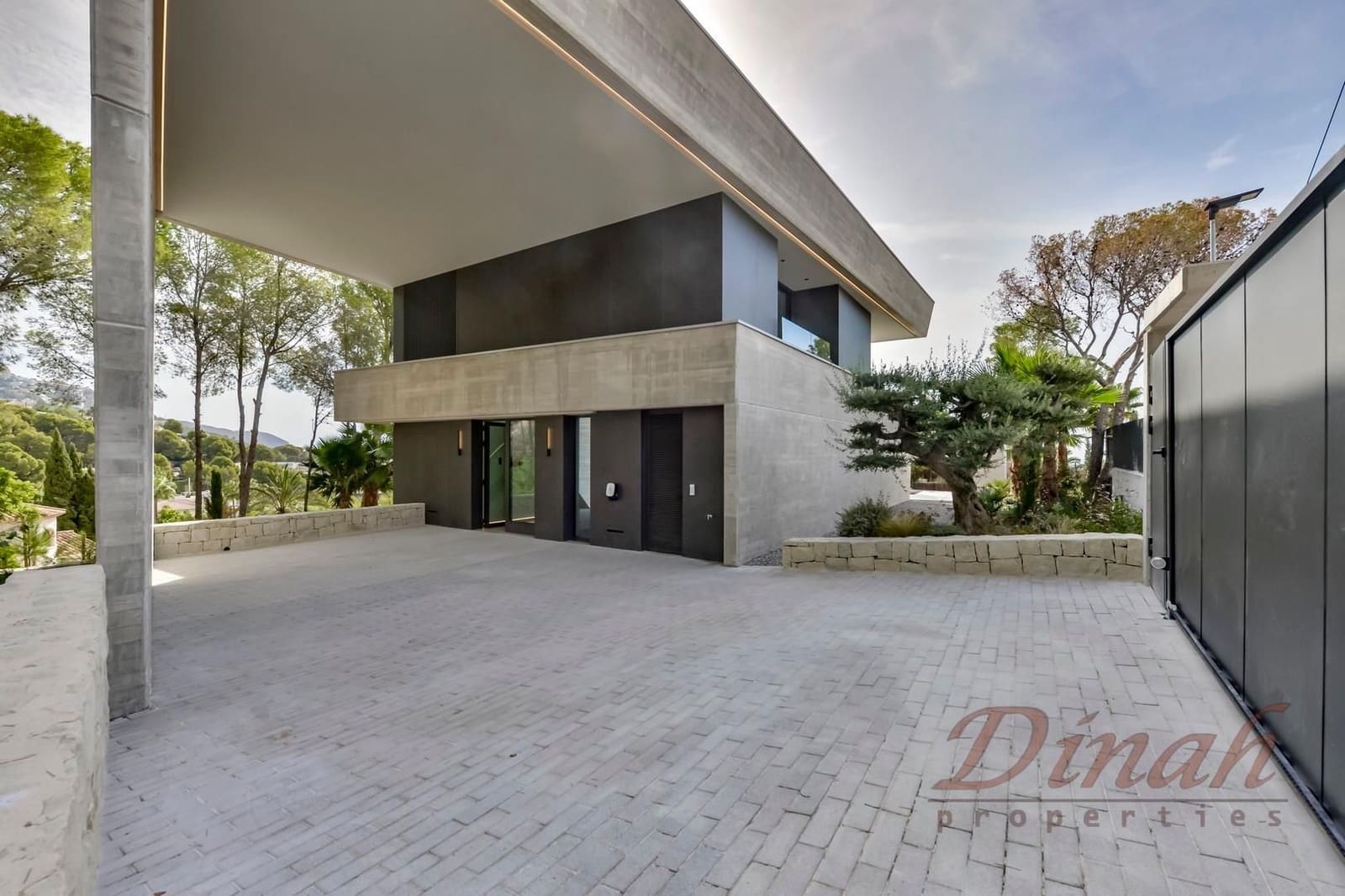 4 bedroom Villa for sale in Altea with pool garage - € 2,345,000 (Ref: 10160905)