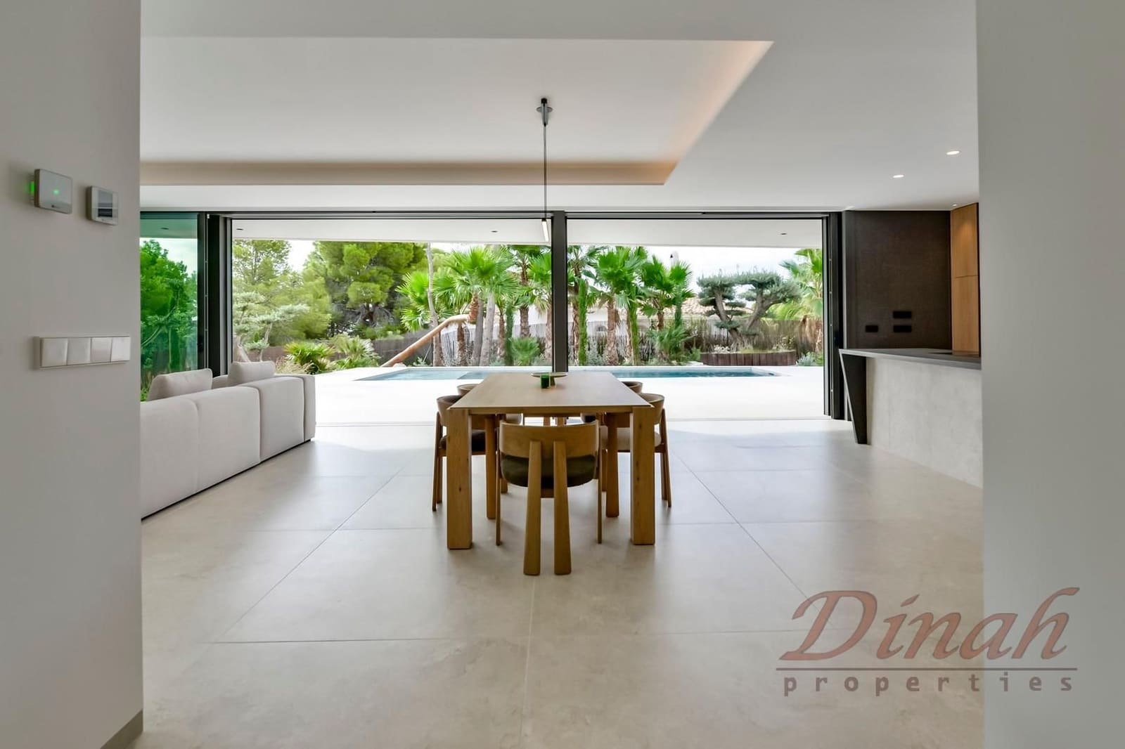 4 bedroom Villa for sale in Altea with pool garage - € 2,345,000 (Ref: 10160905)