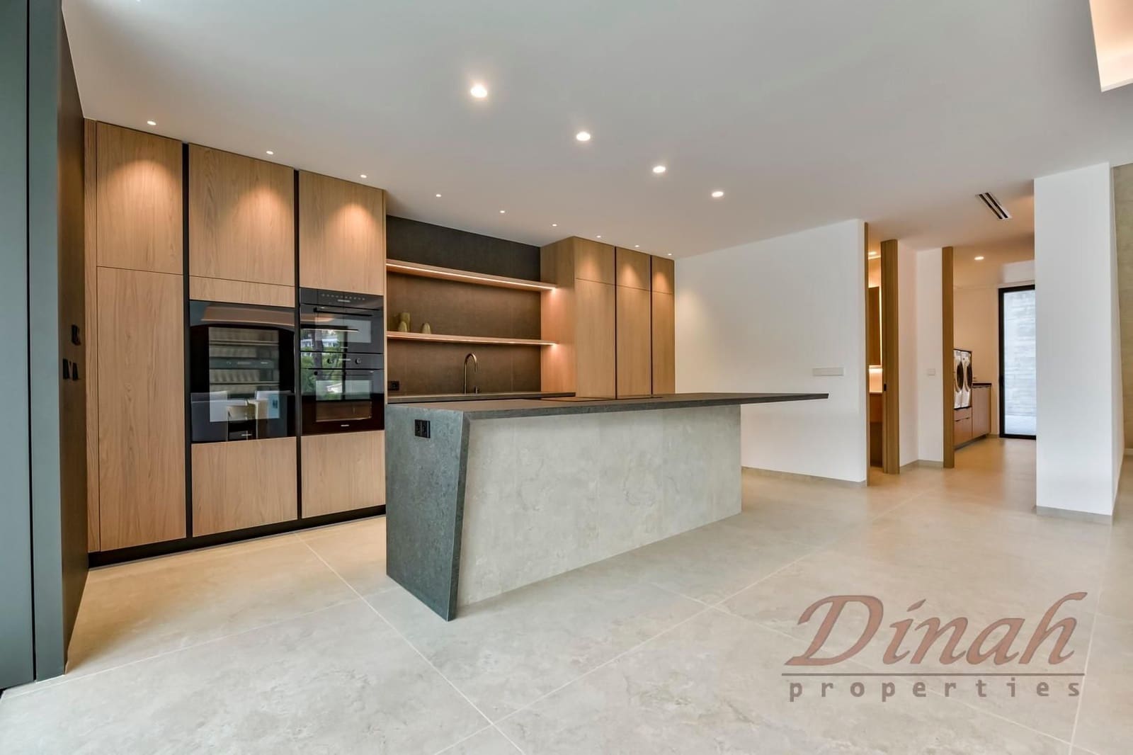4 bedroom Villa for sale in Altea with pool garage - € 2,345,000 (Ref: 10160905)